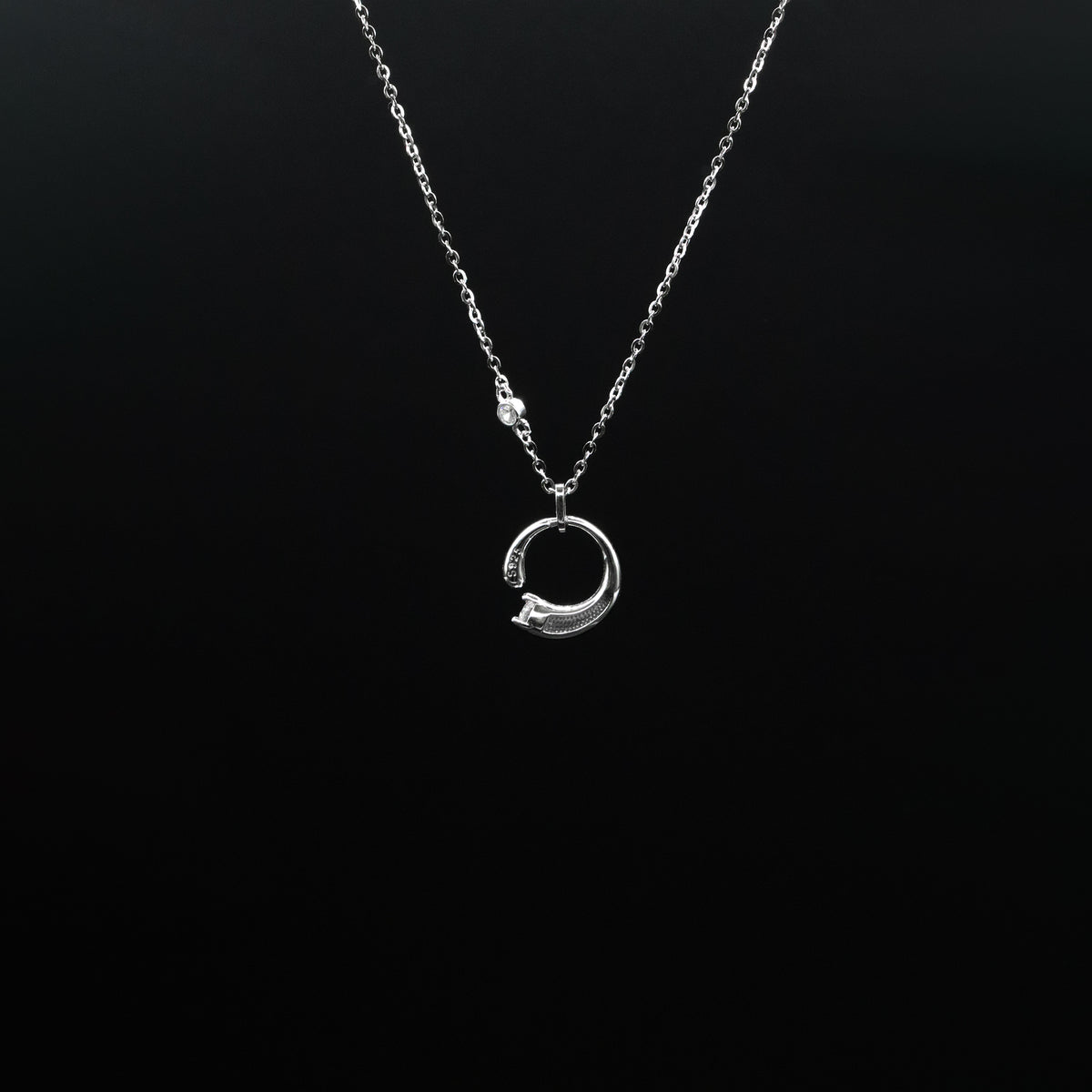 925 Silver Crescent Charm Pendant Necklace – Minimal Glow