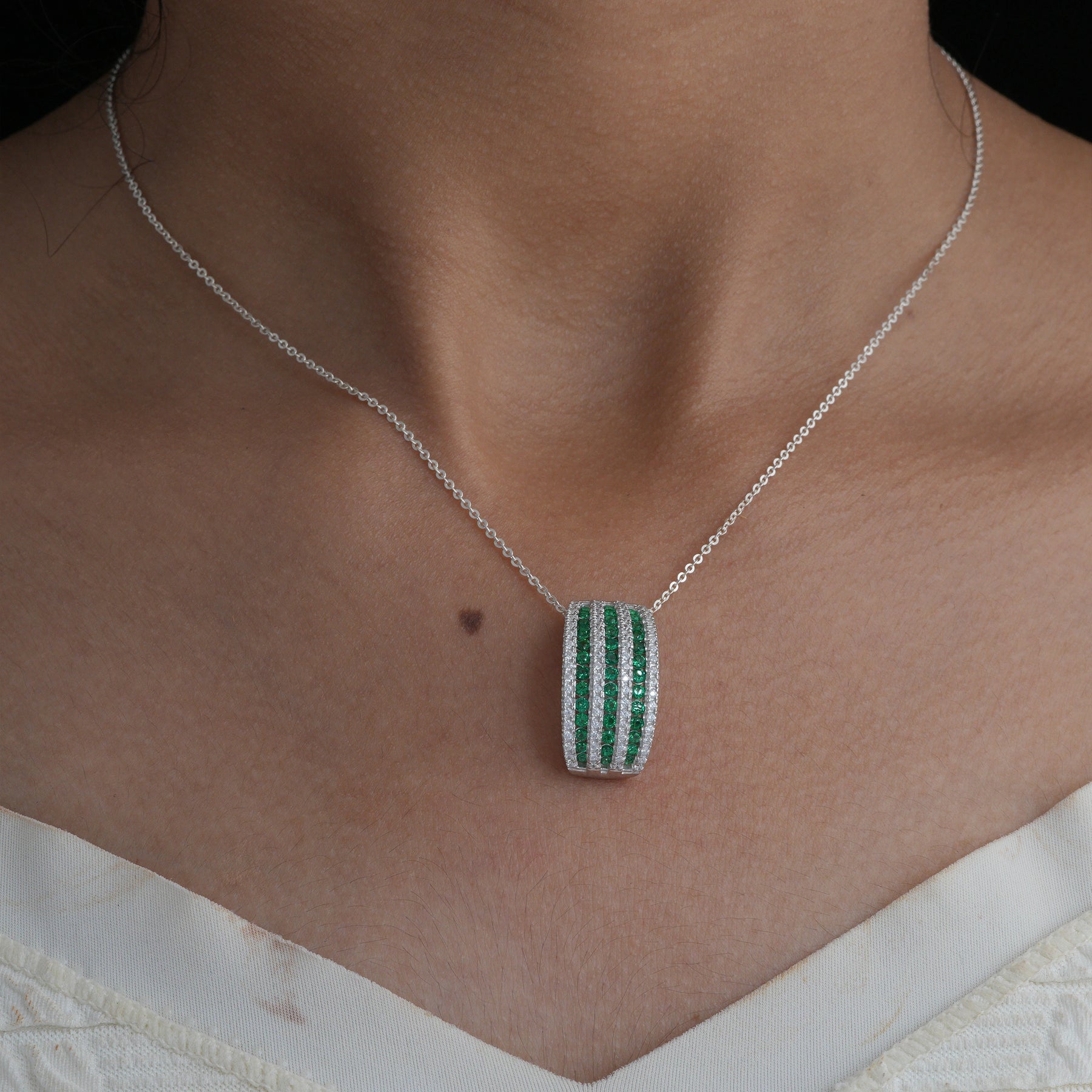 Emerald Stripe Curve Pendant