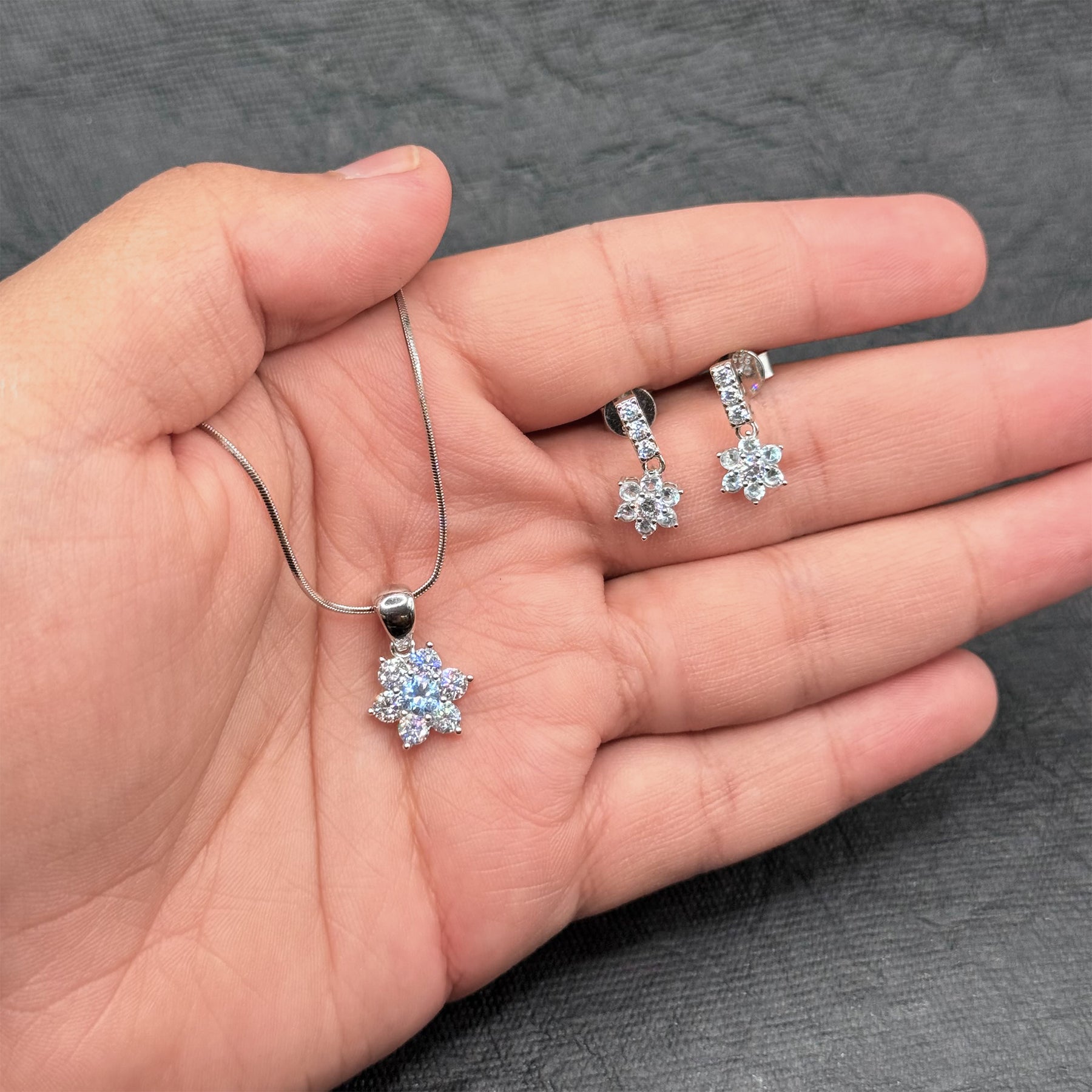 Aqua Blossom Floral Set