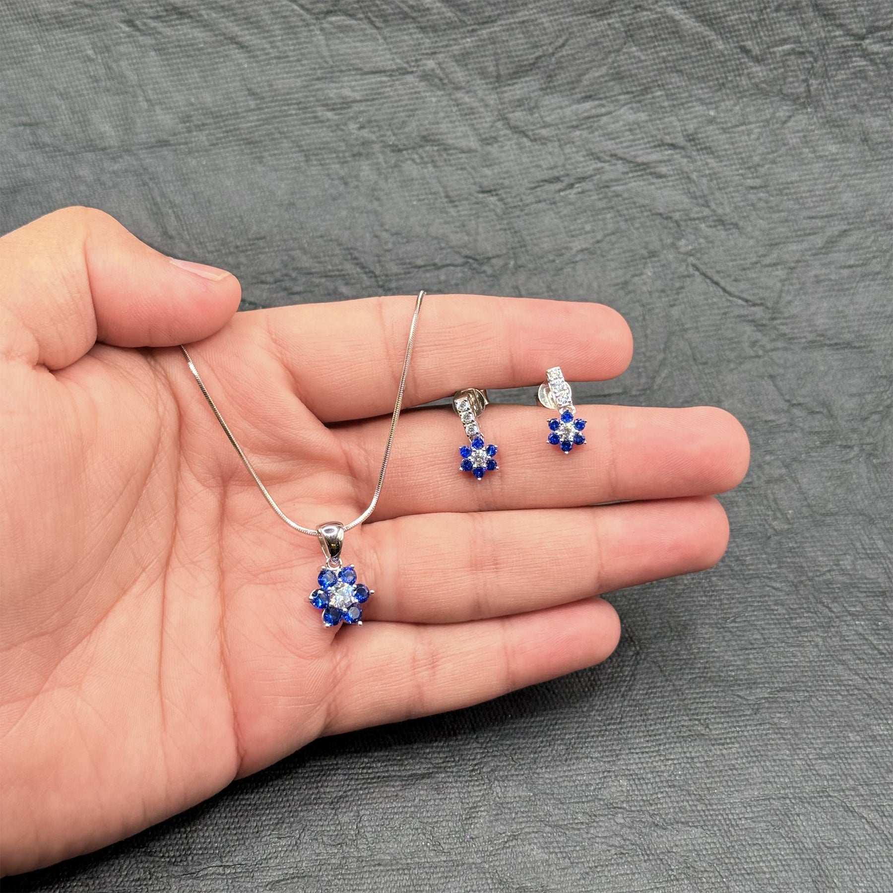 Sapphire Blossom Floral Set