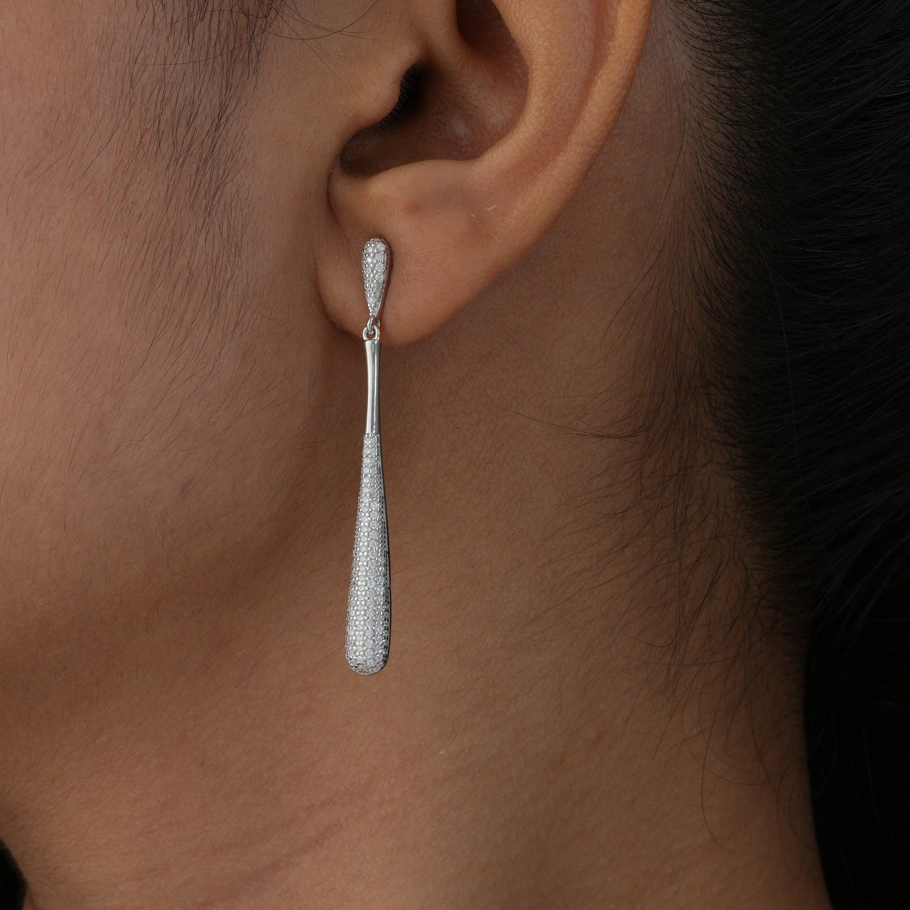 White Teardrop Elegance Set