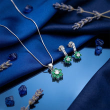 Emerald Blossom Floral Set