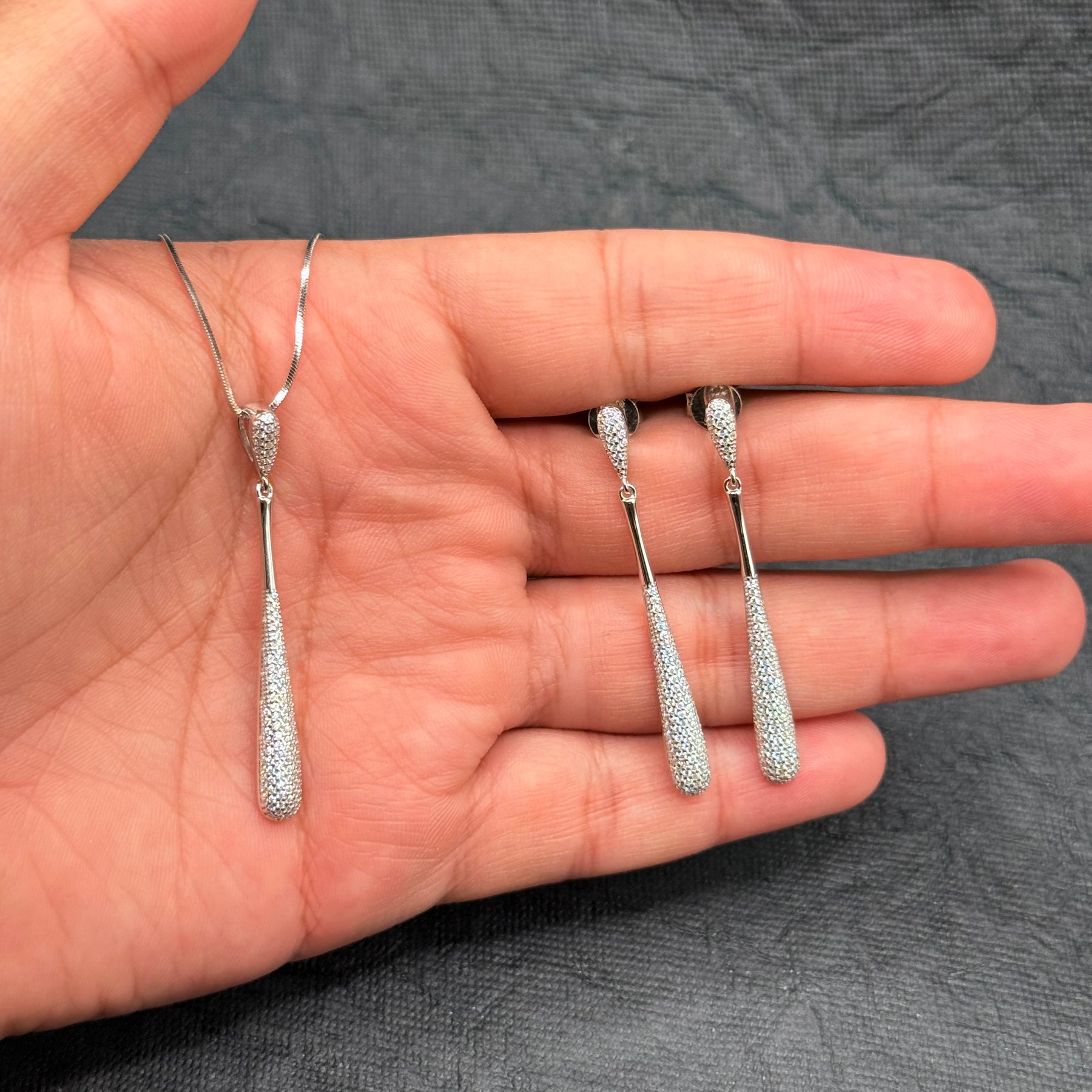 White Teardrop Elegance Set