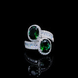 Emerald Toi et Moi Ring