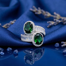 Emerald Toi et Moi Ring