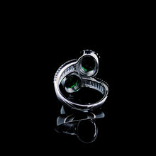 Emerald Toi et Moi Ring