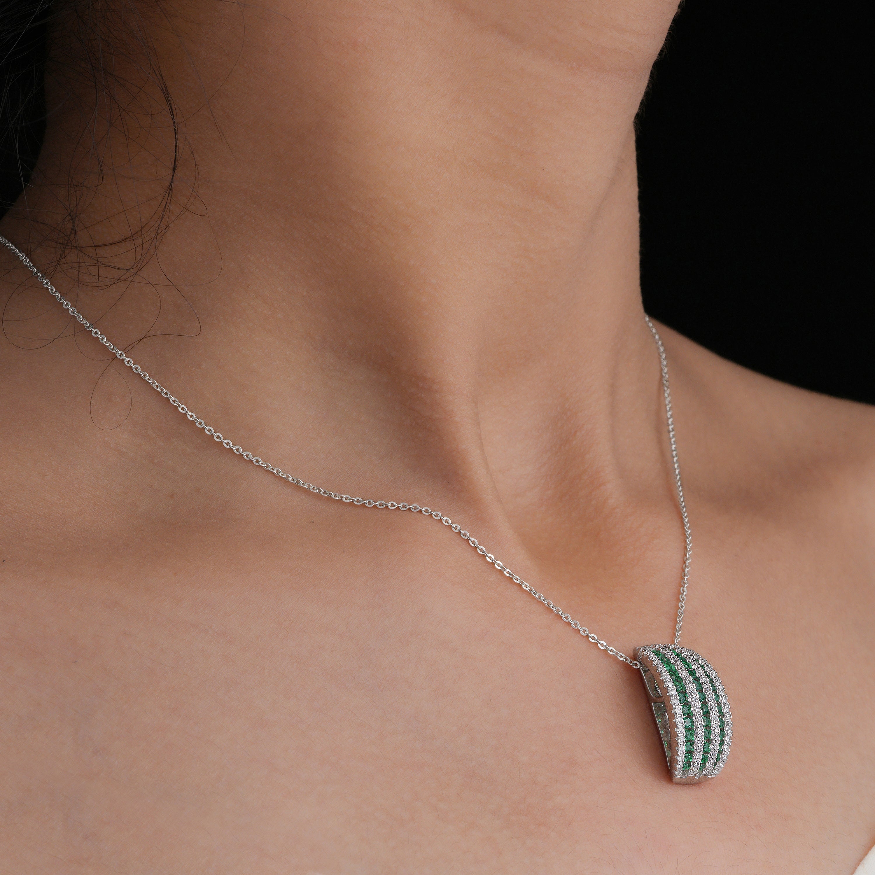 Emerald Stripe Curve Pendant