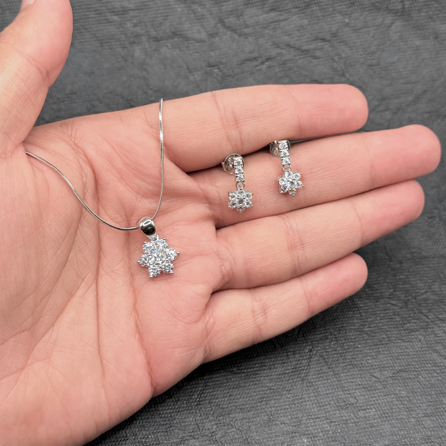 White Blossom Floral Set