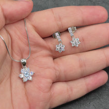 Aqua Blossom Floral Set